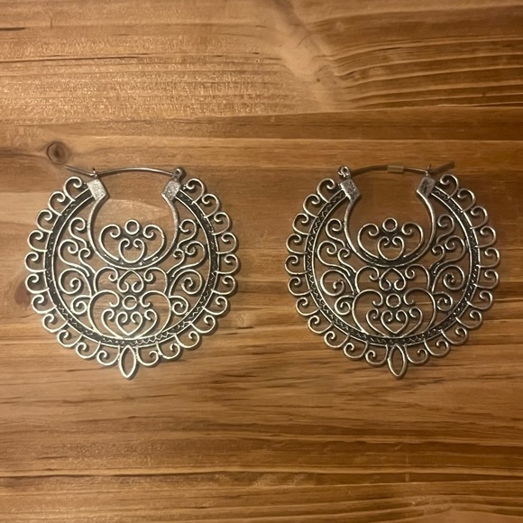 Intricate Design Boho Antique Silver Southwestern Style Earrings~ New - Picture 8 of 11